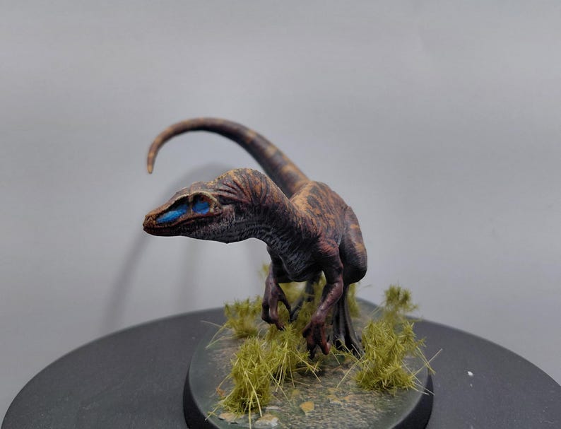 Jurassic Velociraptor Dinosaur Miniature - Dnd Miniatures - Role ...