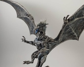 Silver dragon miniature - rescale miniatures - DnD miniatures - Role Playing Game - Tabletop Miniature - dungeons and dragons - D&D