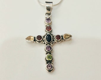 Pendentif croix en argent vintage, pendentif croix avec pierres précieuses, pendentif religieux en argent, pendentif pierre semi-précieuse, pendentif croix chic, idée cadeau