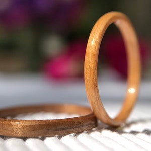 Handgefertigter Holzring für Verlobung und Hochzeit – Nachhaltiger Holzschmuck – Individuell & einzigartig mit Wunschgravur im Set