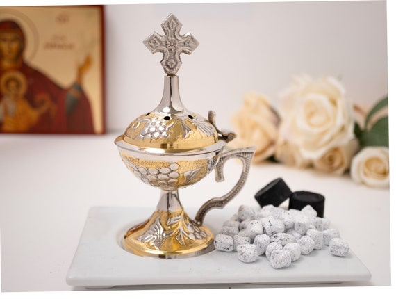 Brûleur d'encens en argent doré Brûleur de parfum Encensoir Thurible Petite  église avec poignée Artefact chrétien avec cadeaux gratuits -  France