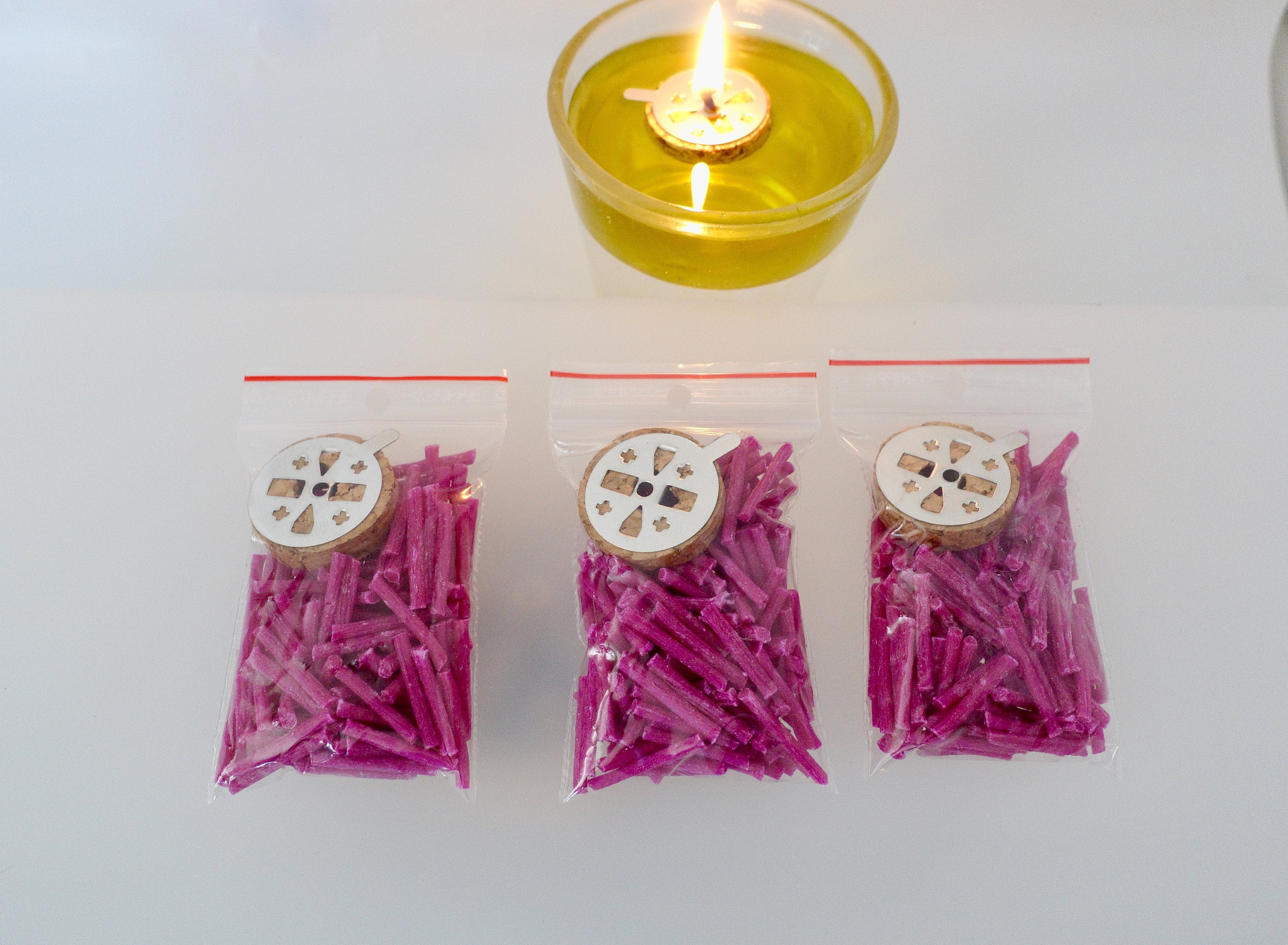 Kerzen Dochtaufkleber 20mm Wachsaufkleber Hitzebeständige Doppelseitige  Aufkleber für Kerzenherstellung Kerze Klebepunkt Kleben DIY 70/210/560Pcs -   Österreich