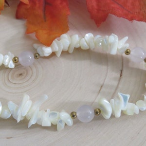 Mother of Pearl chip and round bead 17&quot; necklace - Vintage
