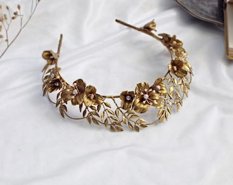 Gold bridal crown,  Antique style bridal crown, Bridal tiara #233