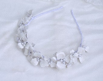 White pearl bridal headpiece, Pearl flower crown, Bridal tiara   #293