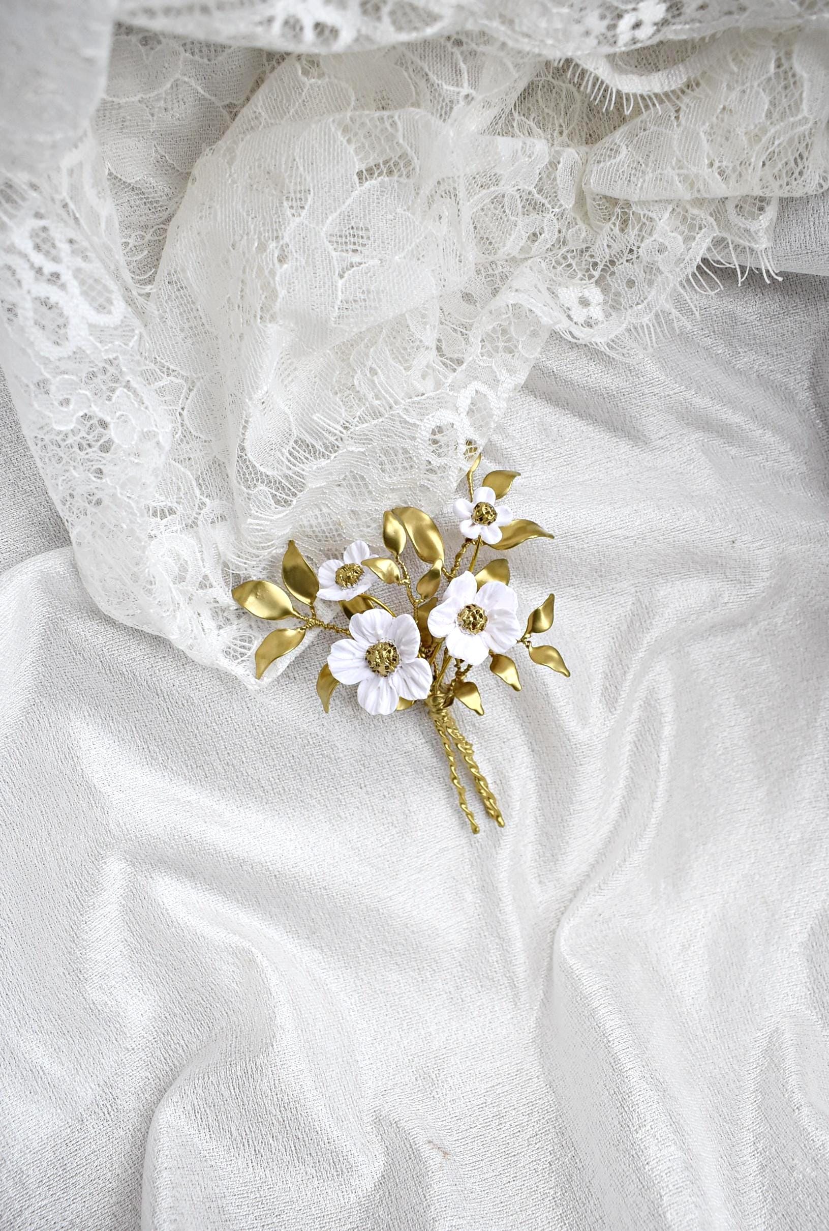 White and gold flower Boutonniere - Grooms pin #228