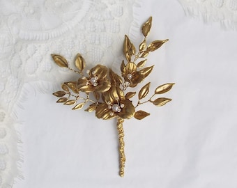 Gold  Boutonniere, Gold Grooms pin, Gold buttonhole #386