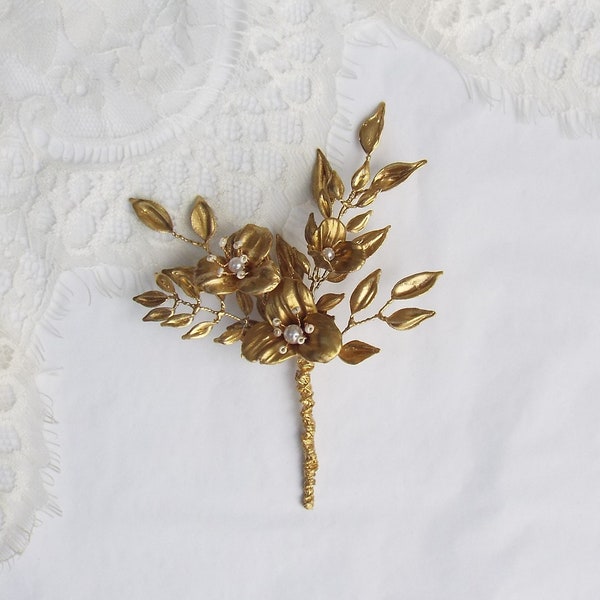 Gold  Boutonniere, Gold Grooms pin, Gold buttonhole #386