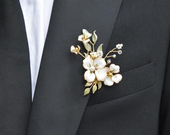 Gold and white flower lapel pin - Groom's pin #332
