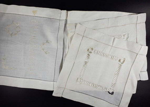 Hand embroidered hankie case; vintage handkerchie… - image 3