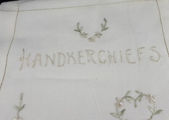Hand embroidered hankie case; vintage handkerchie… - image 2
