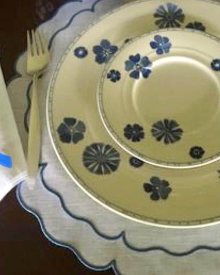 Placemat Scallop Round White /Blue Set Etsy