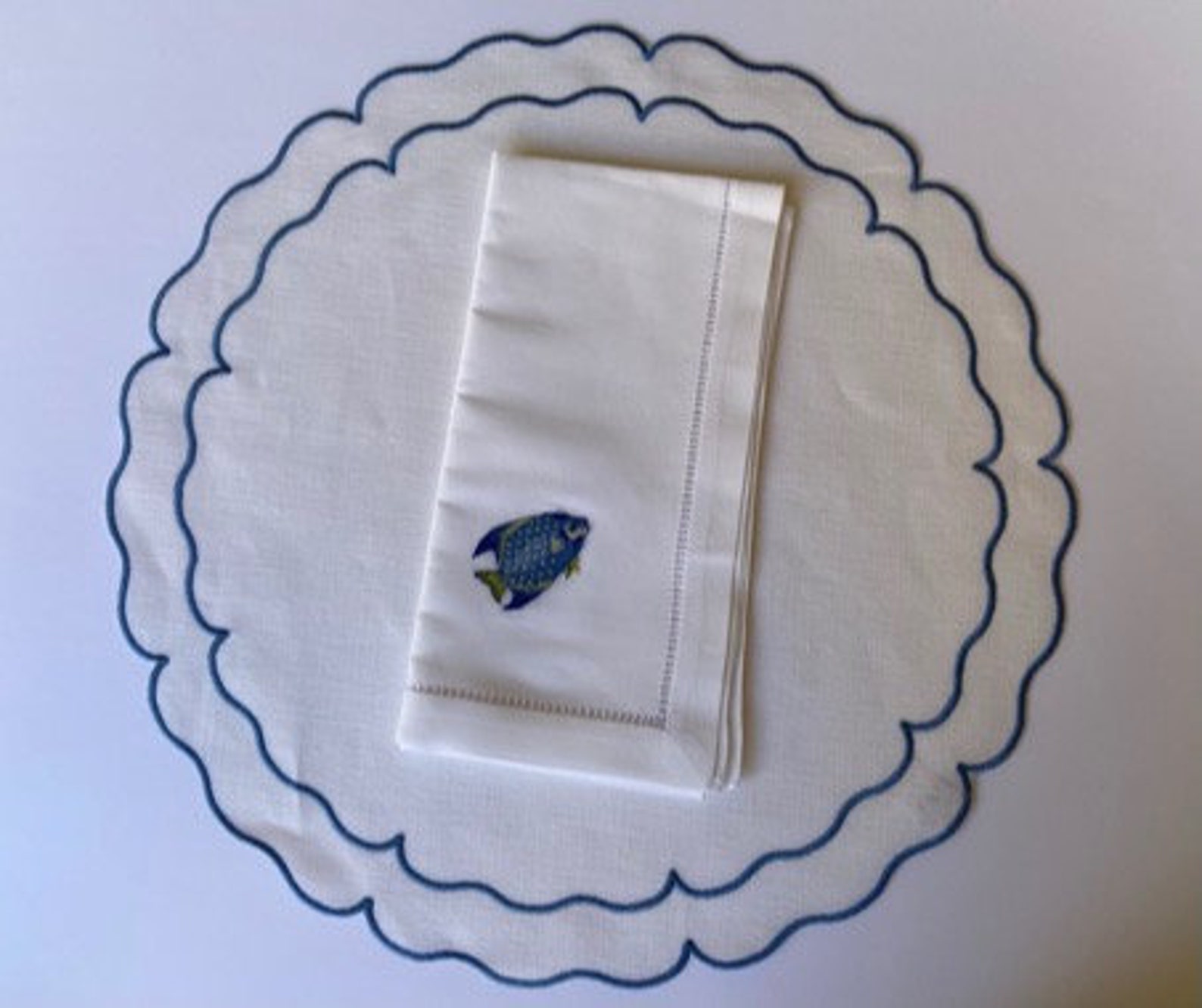 Placemat Scallop Round White /Blue Set Etsy