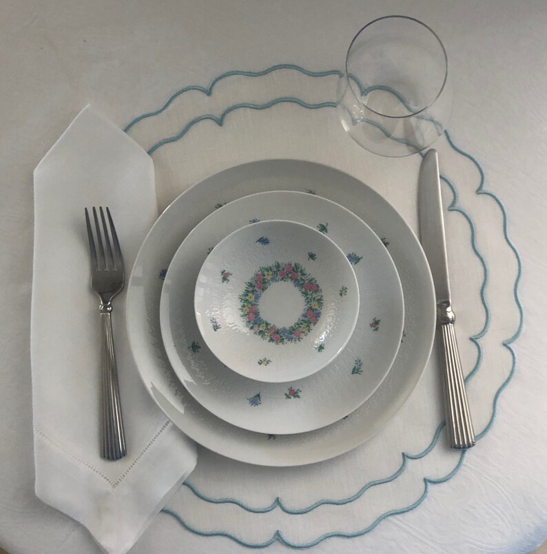 Round Scalloped Placemats Etsy