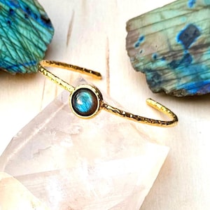 Hammered Blue Labradorite Gold Cuff Bracelet, Labradorite Jewelry,Gemstone Cuff, Labradorite Cabochon Bracelet, Unisex Cuff, Handmade Bangle