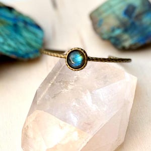 Hammered Blue Labradorite Cuff Bracelet, Labradorite Jewelry, Bezel Gemstone Cuff,Bronze Cuff,Modern Bracelet,Gemstone Bracelet, Open Bangle