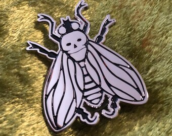 death head fly pin