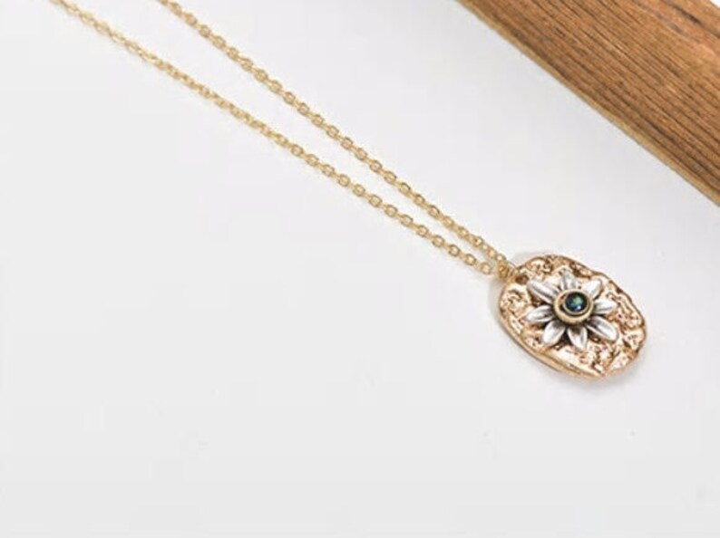 Sunflower Pendant Necklace Minimalist Jewelry Boho Jewelry Gold Flower Necklace Dainty Necklace