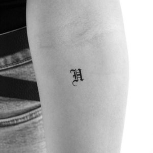 Tatuagem temporária gótica com letra H (conjunto de 3)