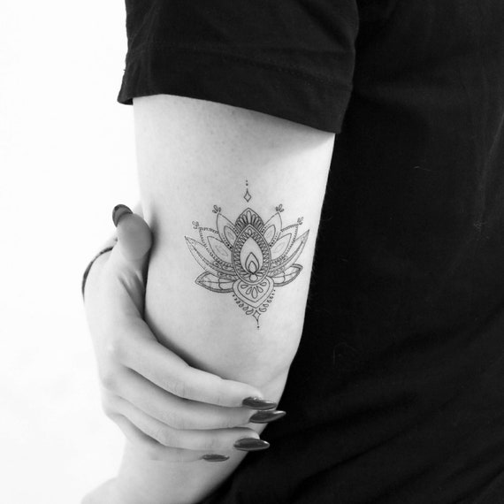 Temporäres Tattoo Lotus Mandala – 1 Blatt Mit Fake Tattoos In Schwarz, Wasserfest, Hält 3-5 Tage
