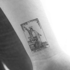 Tatouage temporaire de cartes de tarot le magicien (lot de 3)