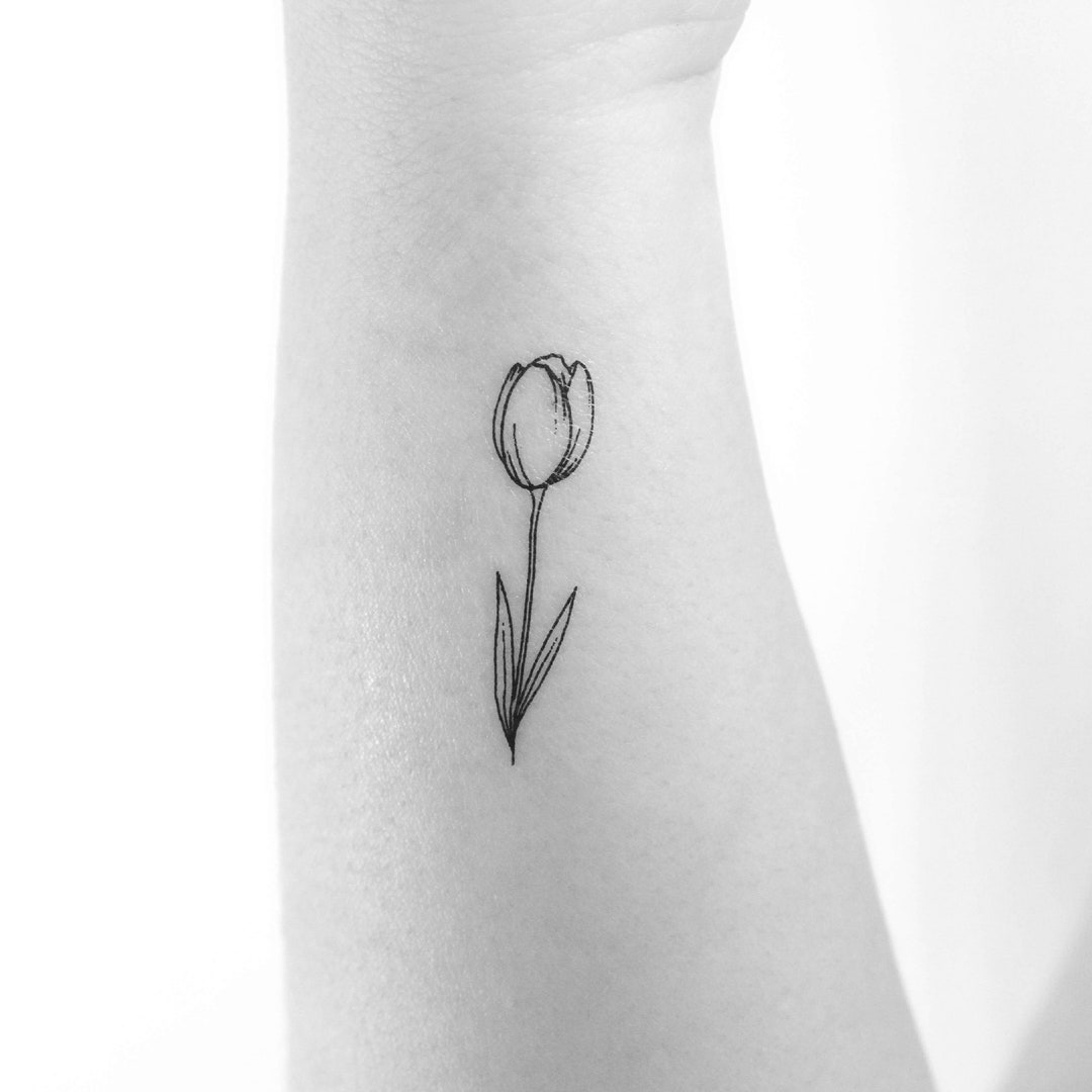 Black & White Tulip Tattoos Ideas