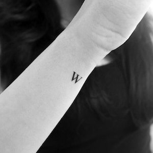 Tatuaje temporal de letra W (juego de 3)