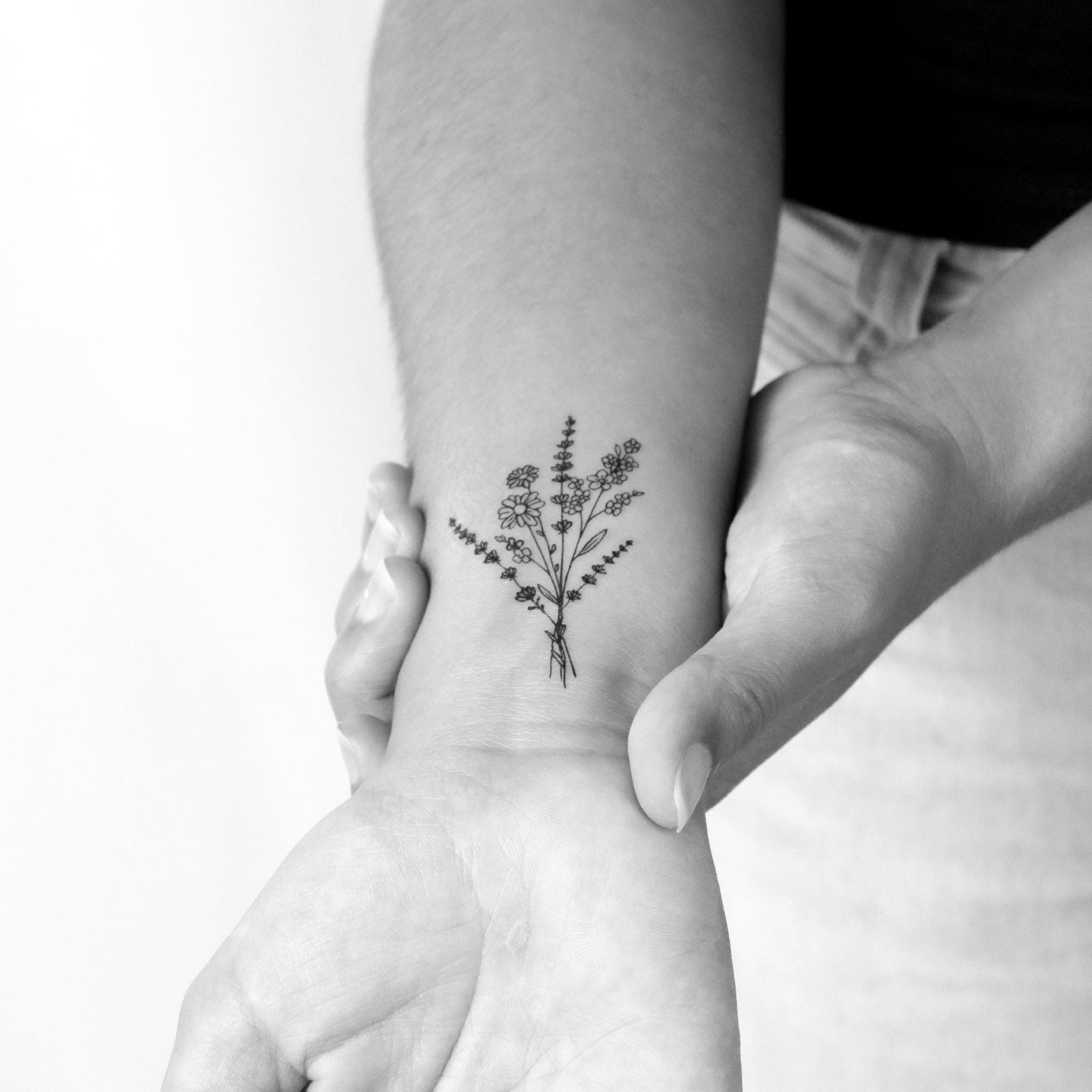 Thin line flower tattoo - Etsy België, image size:2050x2050