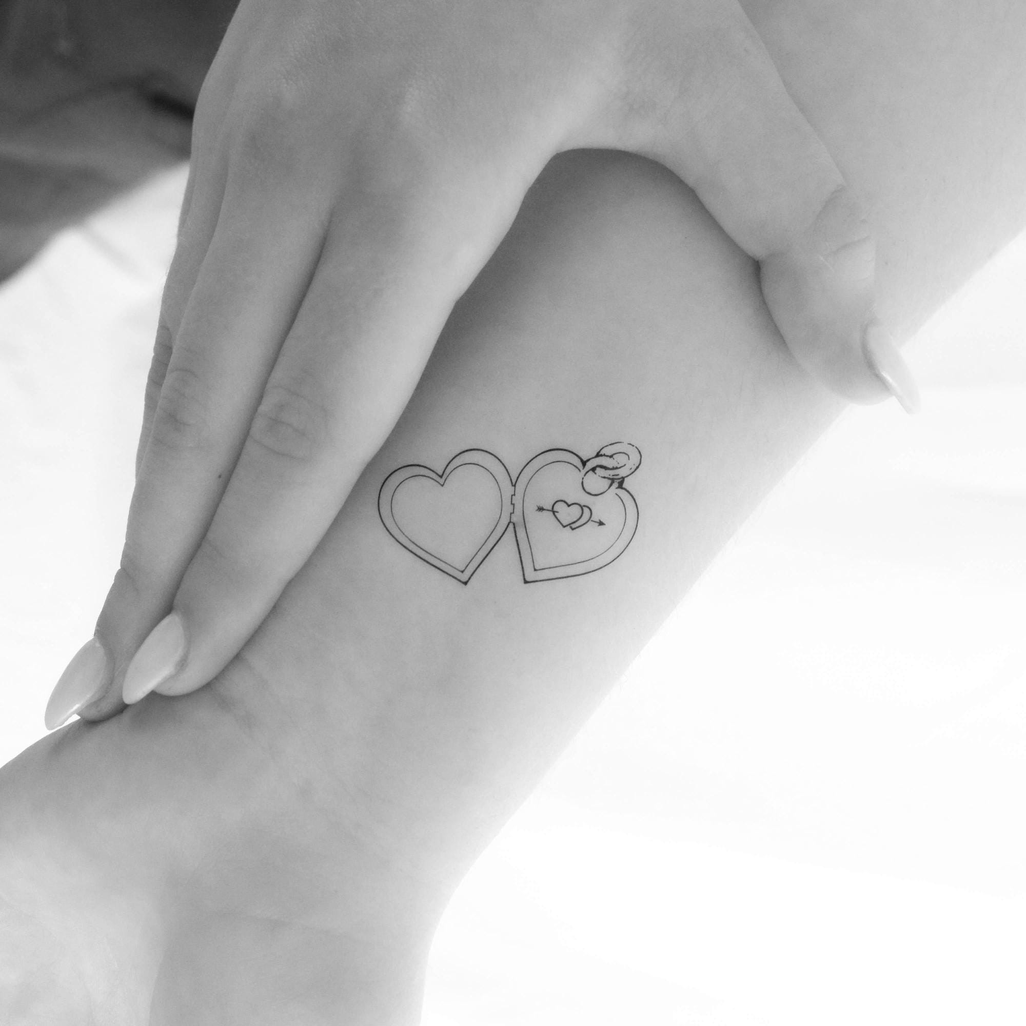 Locket tattoo - Etsy México, image size:2000x2000