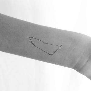 Tatuaggio temporaneo della costellazione del Capricorno (set di 3)