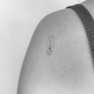 Holding Hands Temporary Tattoo (Set of 3)