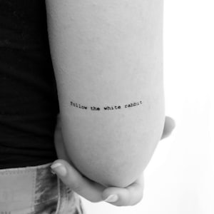 Segui il coniglio bianco. Tatuaggio Temporaneo (Set di 3)