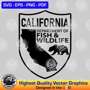 Pode incluir: Gráfico preto e branco em forma de escudo com o texto "California Department of Fish & Wildlife" e um contorno do estado da Califórnia. Um urso preto está em pé sobre o contorno do estado.