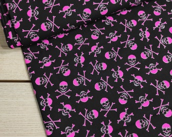 100/% Algodón Tela tesoros atemporales Calaveras y Rosas Negro Halloween