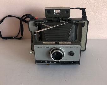 Vintage Polaroid Land Camera: 1960s Automatic 230