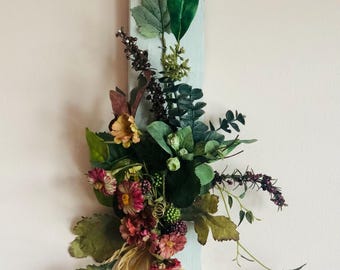 Farmhouse Swag, Rustic Fence Post Floral Door Hanger, Wall Art