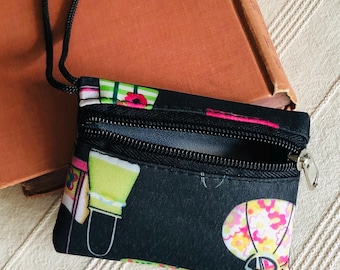 Black Pattern Coin Purse; Vintage Zippered Pouch with Wristlet
