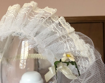 Vintage 1960s Veil: Lace Ruffled Headpiece