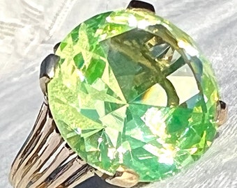 Huge Vintage 1960s 10K Gold URANIUM GREEN SPINEL Ring ~ Romany