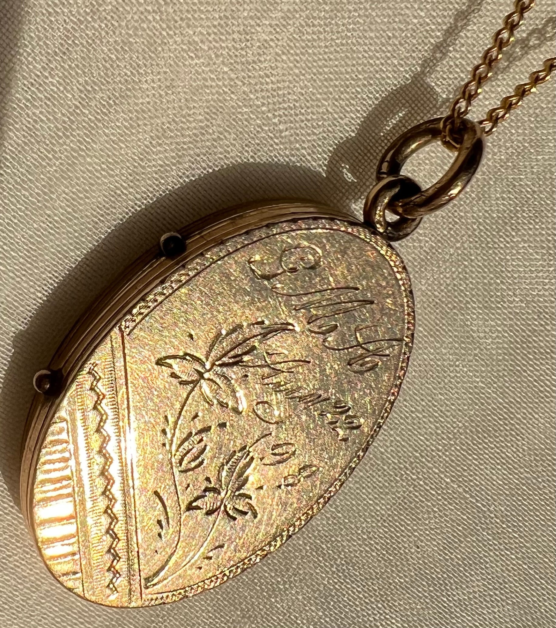 Antique 1898 Victorian Floral Gold-filled Photo Locket