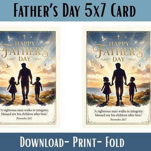 Op de afbeelding: Een 5x7 Vaderdagkaart met een silhouet van een ouder die met twee kinderen over een strand loopt bij zonsondergang. De tekst luidt: Happy Father's Day, A righteous man walks in integrity; blessed are his children after him. Proverbs 20:7.