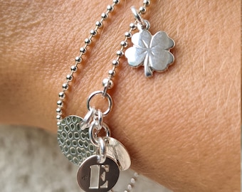 Bracelet breloques double tour Argent 925 porte bonheur trèfle et ses pampilles (personnalisation possible 2 lettres max)