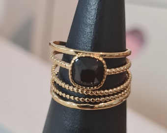 Wide stainless steel ring and Onyx gemstone to give a rock look to your look