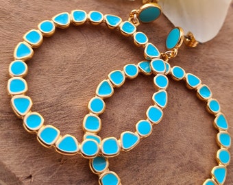 Grandes Boucles d'oreilles XL créoles en résine époxy  Bleu Turquoise couleur printemps été Doré à l'or fin 24 carats