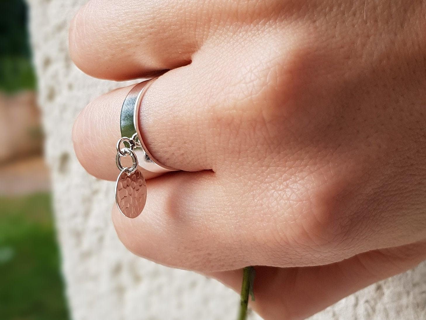 Bague Argent 925 lisse et sa breloque Argent 925 martelée MODELE