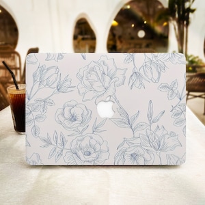 Pochette ordinateur bleu marine, dorée, avec poche chargeur / Housse  MacBook tissu japonais fleuri, suédine, liseré doré / Fleurs cerisiers -   France