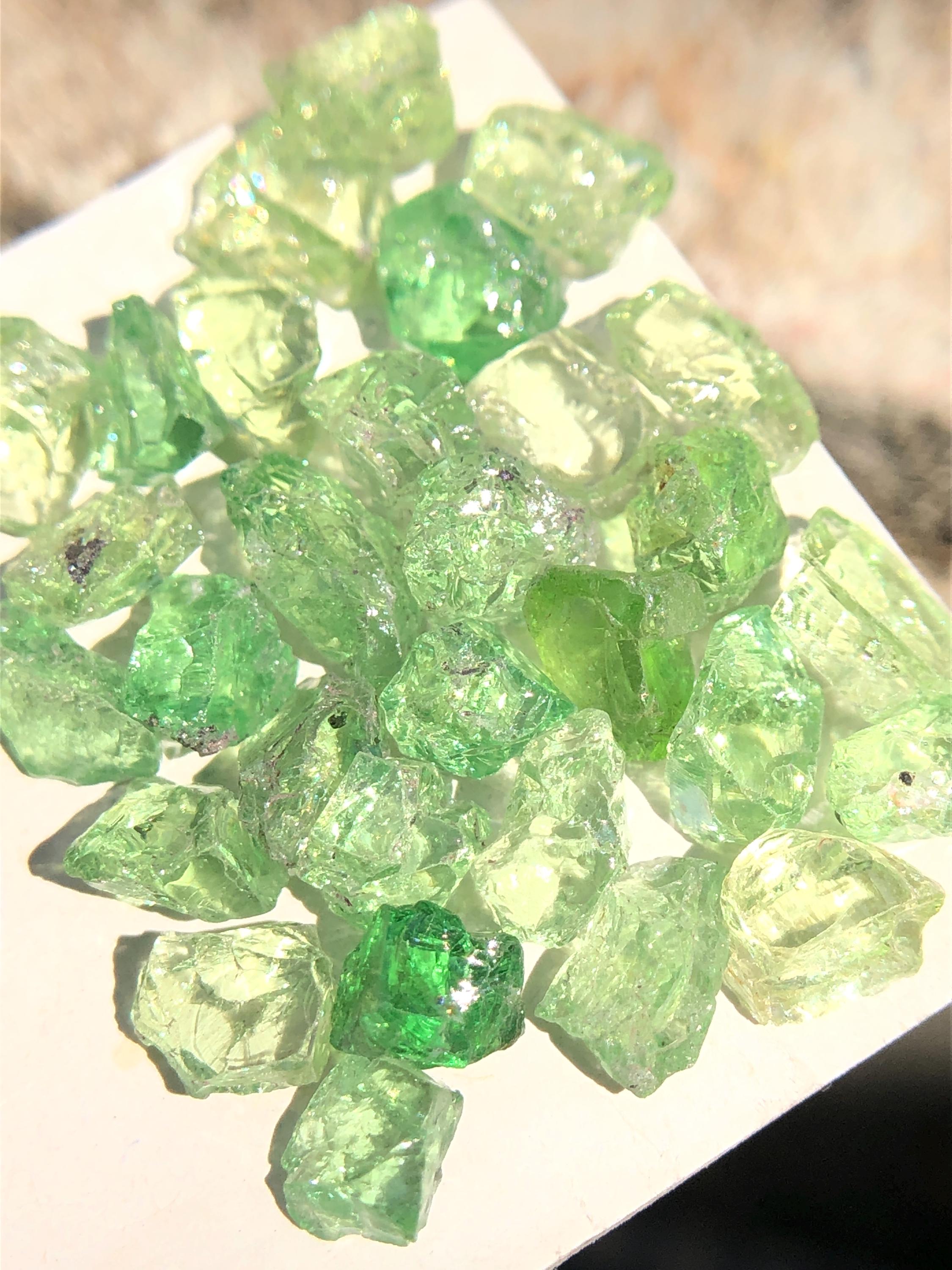 Tsavorite Ga Rent Natural Green Tsavorite Garnet Rough Lot, Crystal Specimen (3-5mm, 16 ...