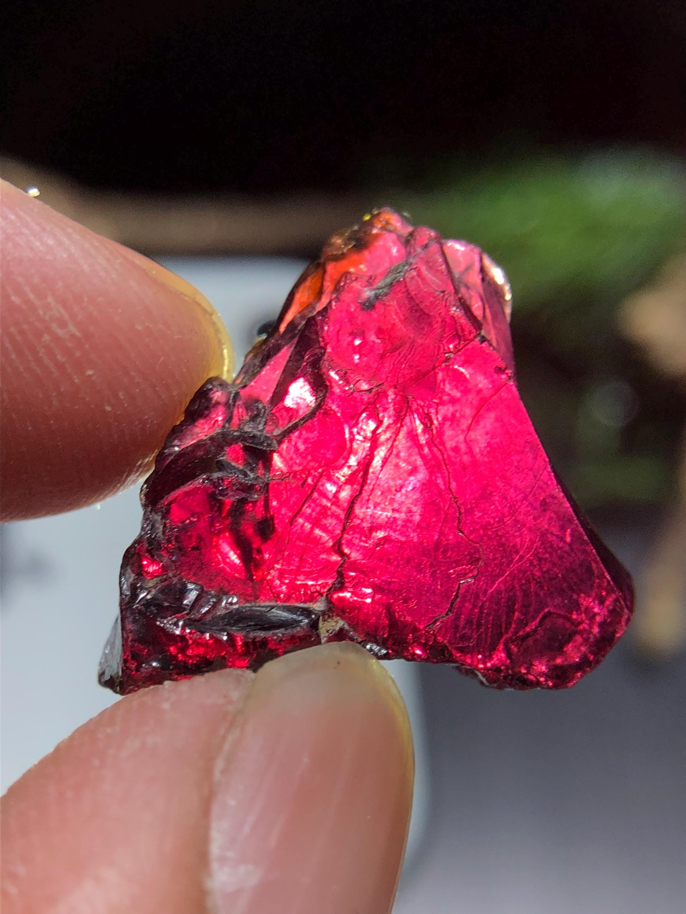 Pierre semi-précieuse naturelle en forme ovale, rouge grenat foncé - Chine La pierre naturelle et Garnet Stone prix