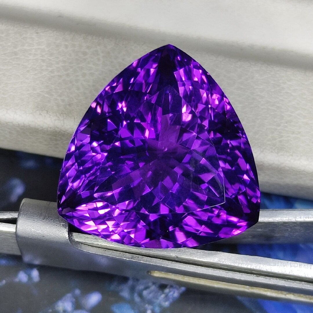 Amethyst Stone for Sale, Trillion Cut Stone, Natural Amethyst Gemstone