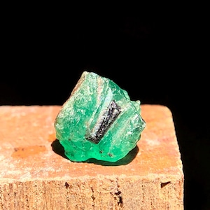 Natural Green Emerald Rough, Uncut Emerald, Emerald Gemstone, Unheated Emerald, Emerald Raw, Emerald Crystal For Jewelry Making
